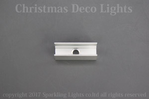 マウントクリップ、内寸幅8×高さ10.5mm、外寸幅11×高さ13.5mm、長さ30mm (LEDネオンフレックス 幅8mm用)